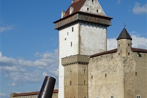 Башня Германа — 51 метр, символ Нарвского замка